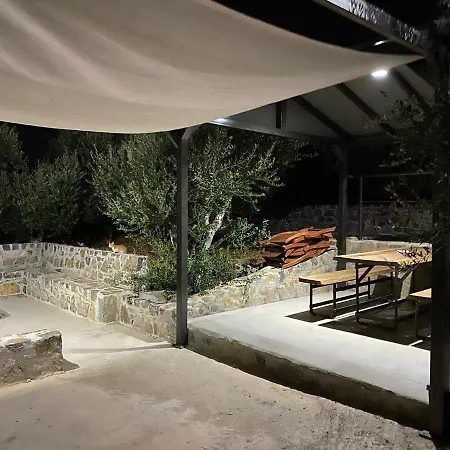 Vakantiehuis Natura Stone House Sissi