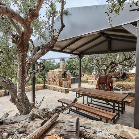 Natura Stone House *